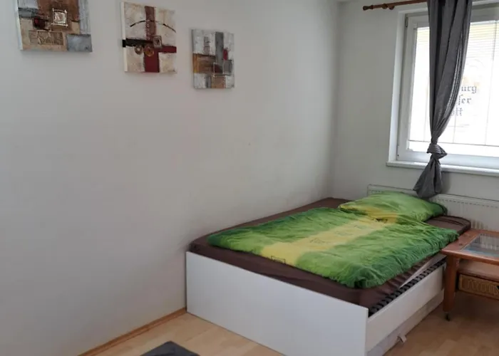 Im Herzen Von Mit Schlossberg Blick