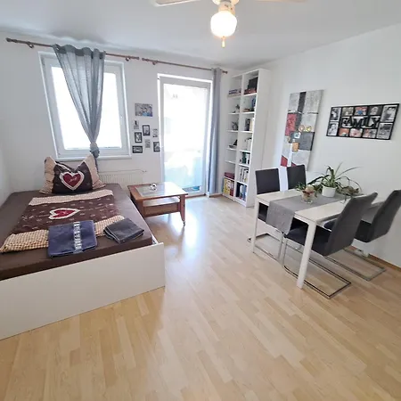 Im Herzen Von Mit Schlossberg Blick Appartement Graz